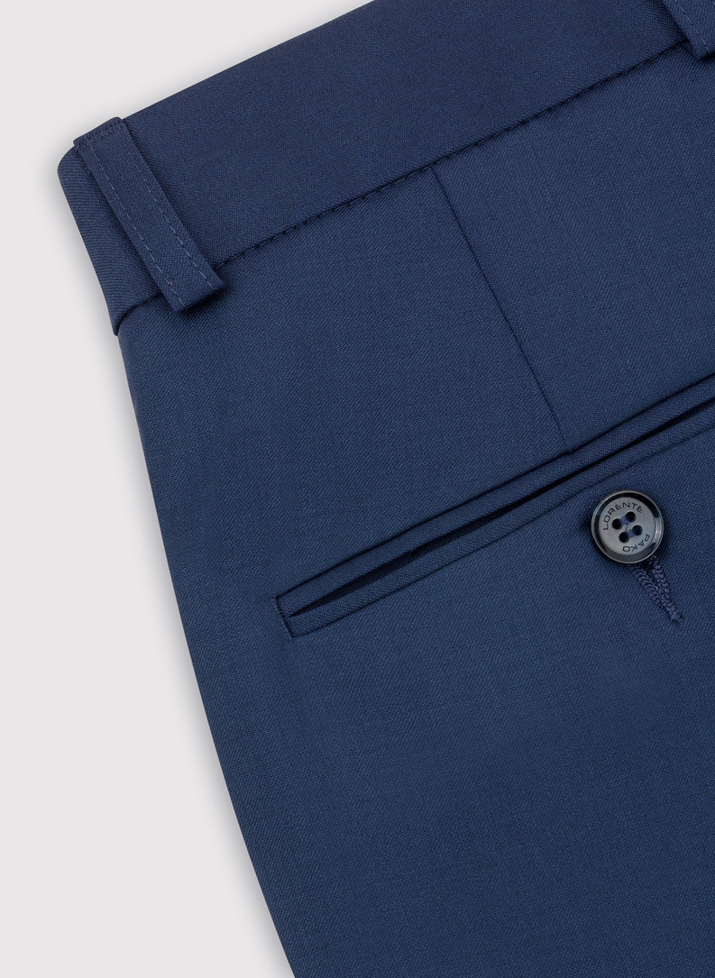 Wełniane garniturowe spodnie męskie w kolorze granatowym