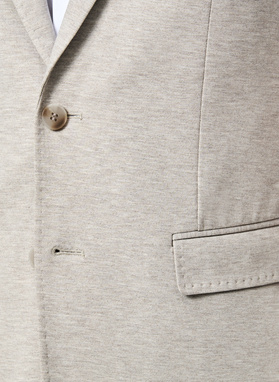 Dzianinowa marynarka w kolorze beżowym