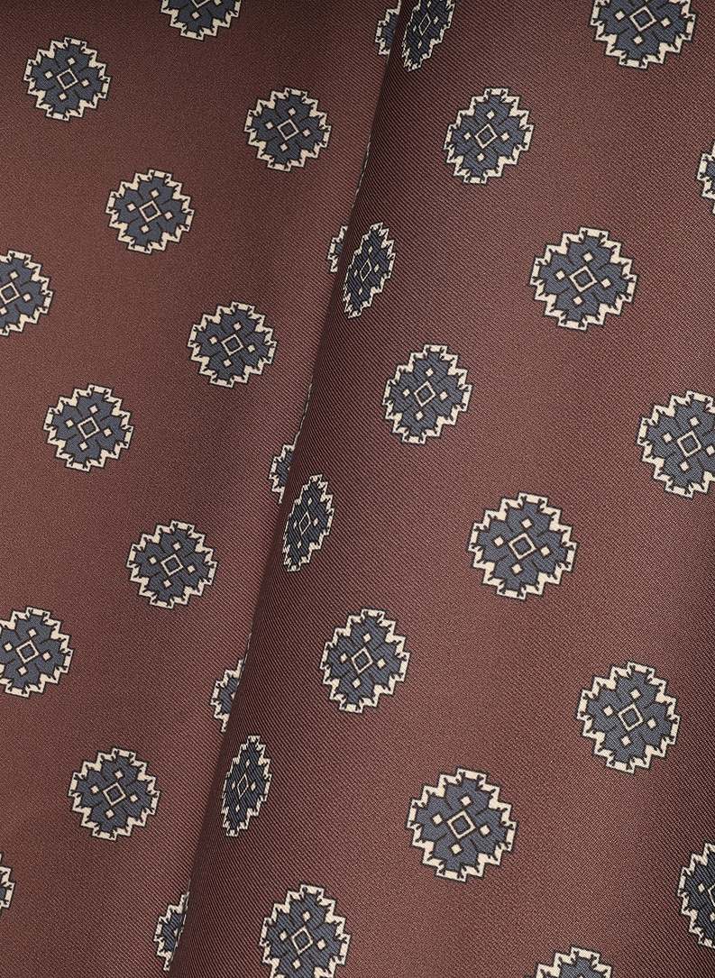 Brązowa poszetka męska we wzory