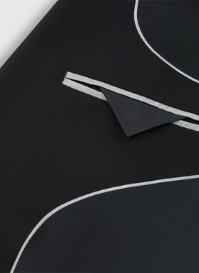 Gładki garnitur męski w kolorze czarnym