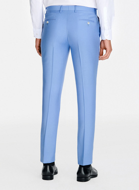 Niebieski wełniany garnitur męski