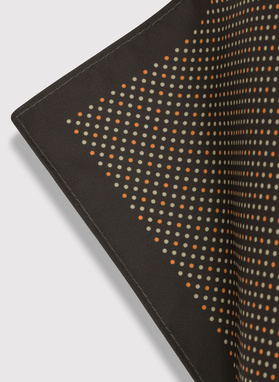 Brązowa poszetka w groszki 