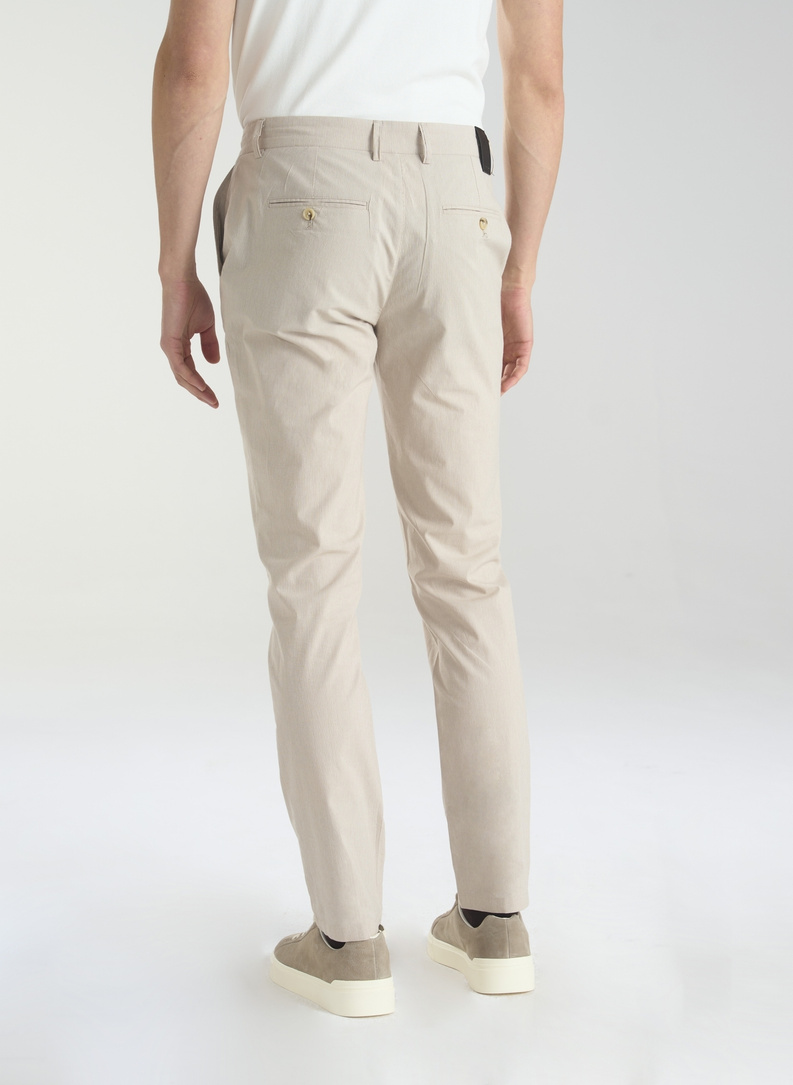 Beżowe gładkie spodnie męskie chino