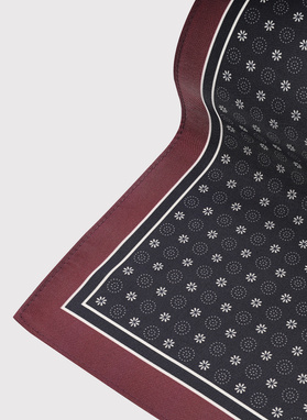 Grafitowa poszetka w mikrowzór