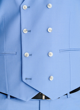 Niebieski wełniany garnitur męski