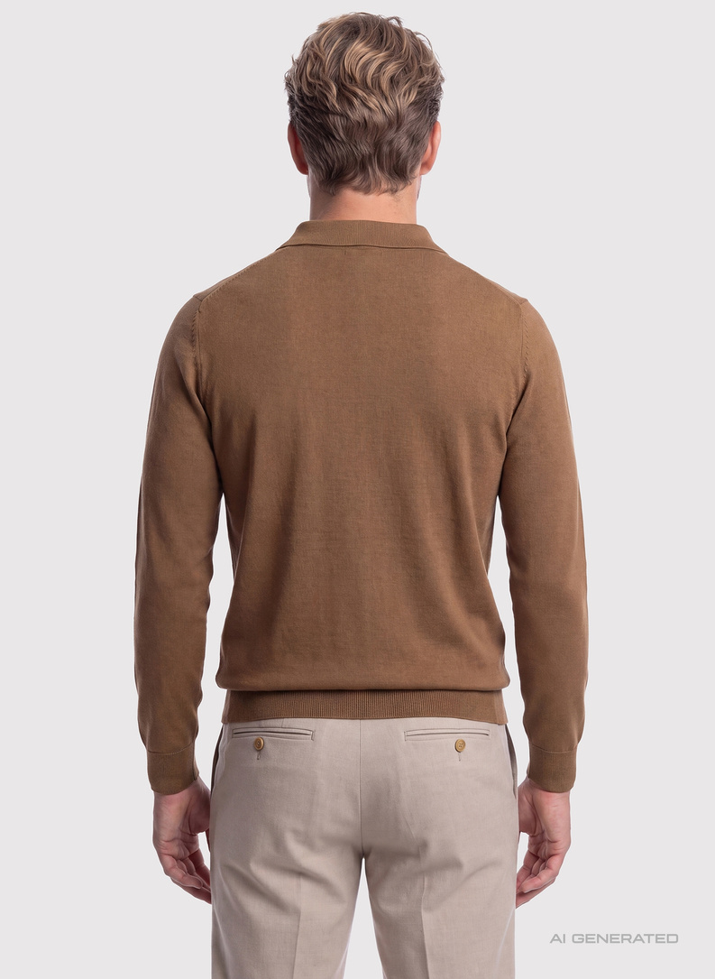 Kamelowy sweter z kołnierzykiem polo