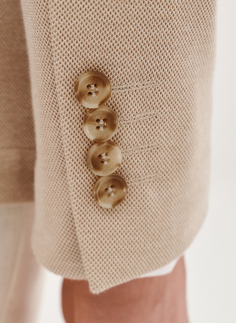 Beżowa marynarka z dzianiny