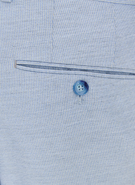 Niebieski garnitur męski