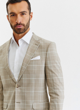 Beżowy garnitur męski w kratkę