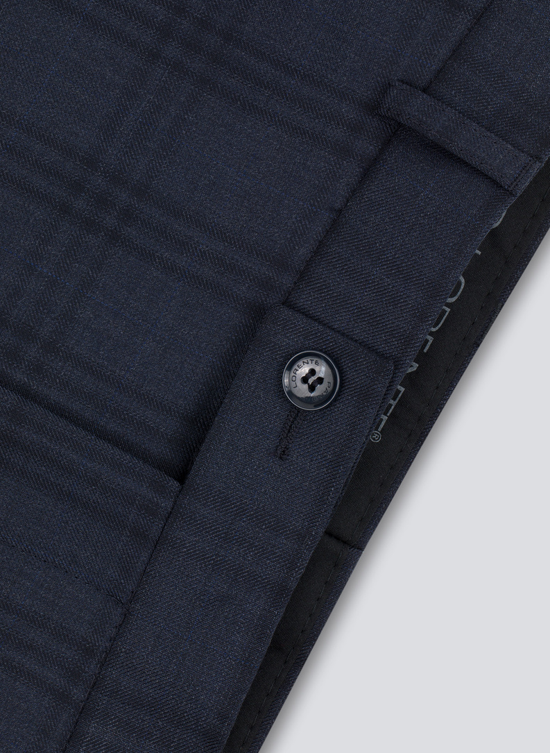 Wełniany granatowy garnitur w kratkę