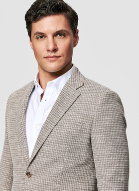 Beżowa marynarka w pepitkę