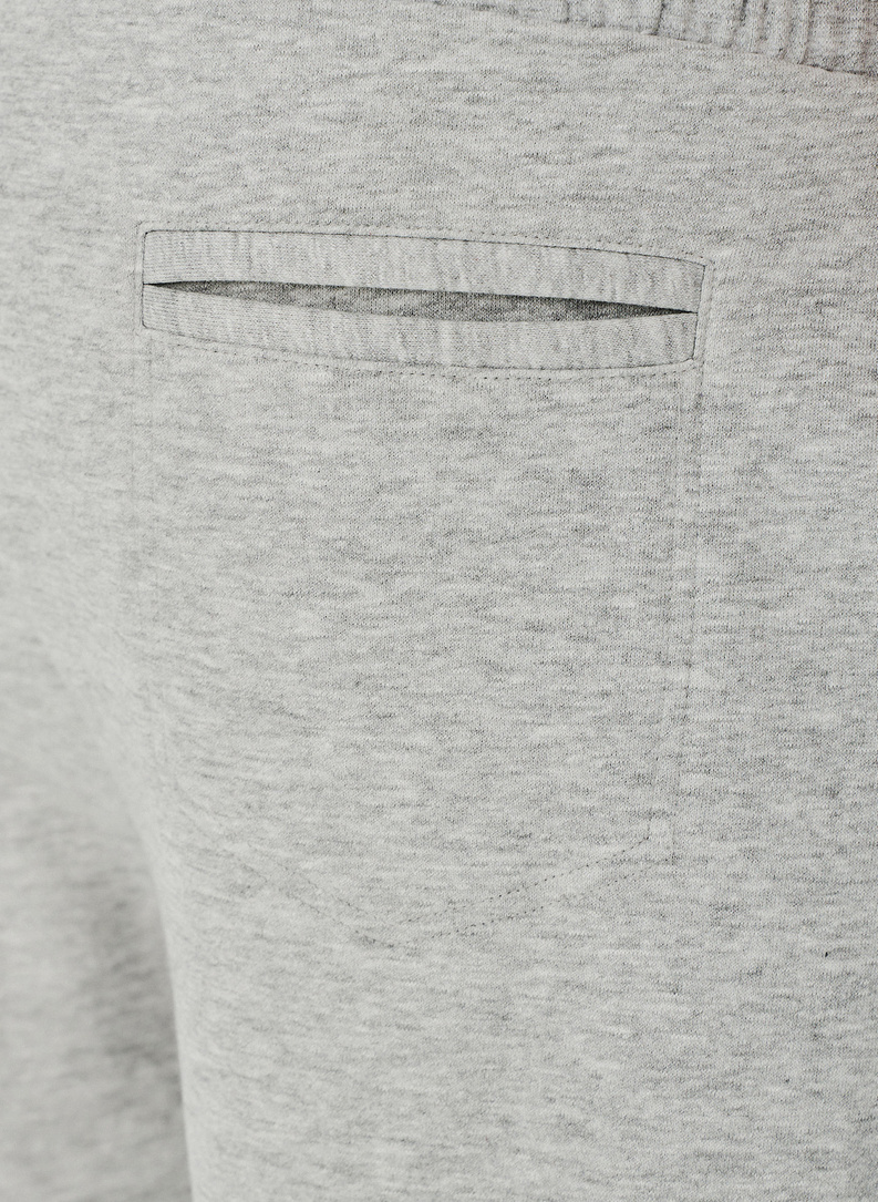 Dzianinowe spodnie dresowe w szarym kolorze