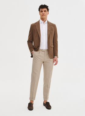 Brązowa marynarka z dzianiny