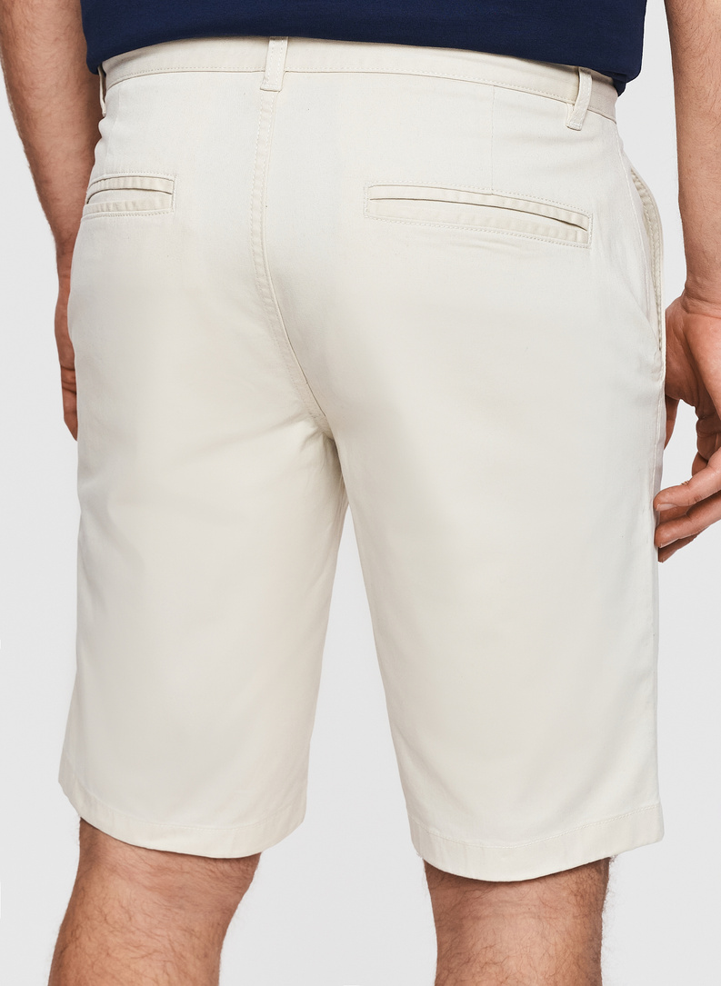 Jasnobeżowe szorty męskie