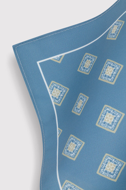 Niebieska poszetka męska ze wzorem na całej powierzchni