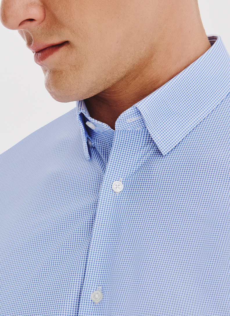 Niebieska dzianinowa koszula w pepitkę