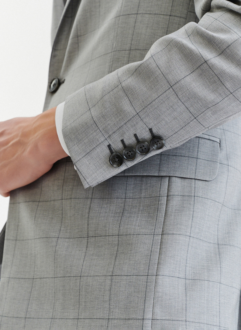Szary wełniany garnitur męski w kratkę