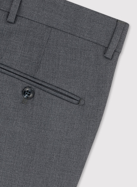 Elegancki szary garnitur męski