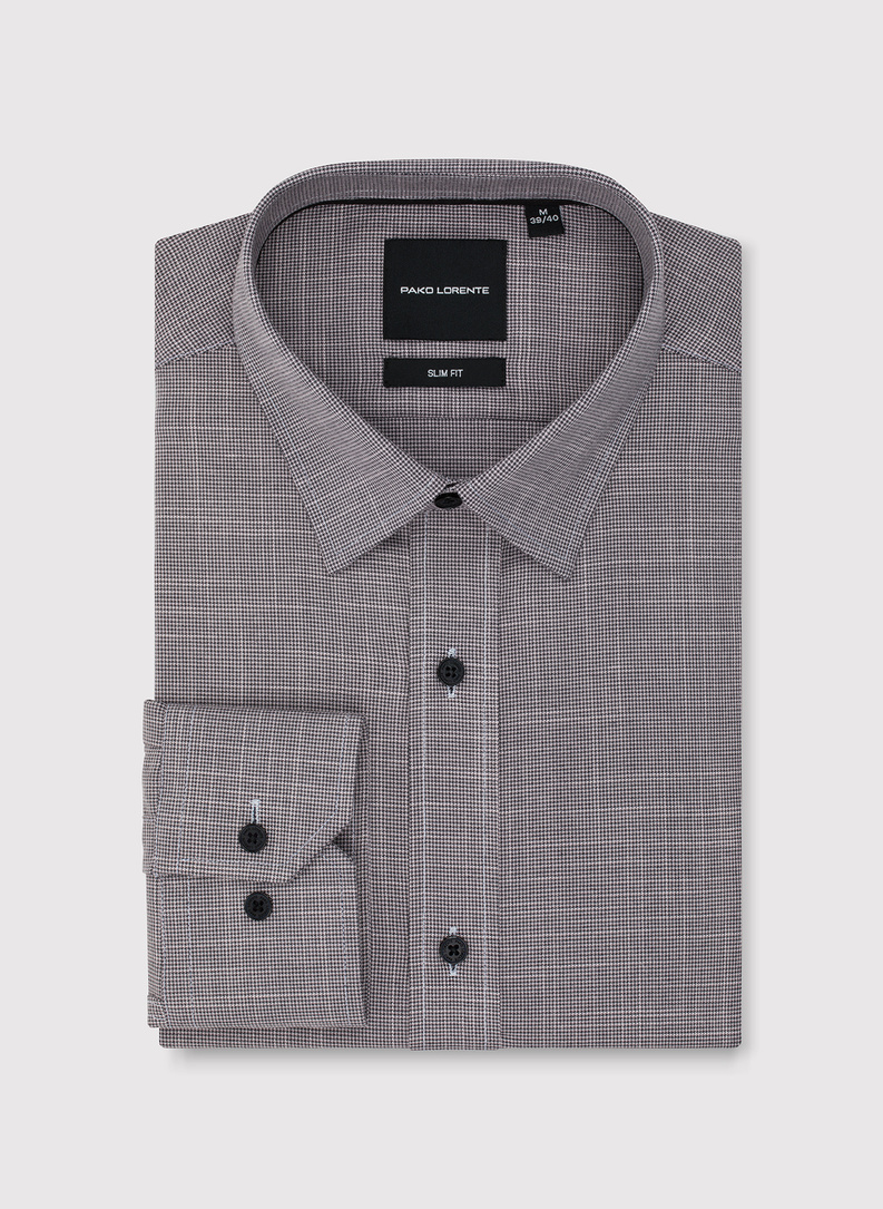 Brązowa koszula w drobną kratę