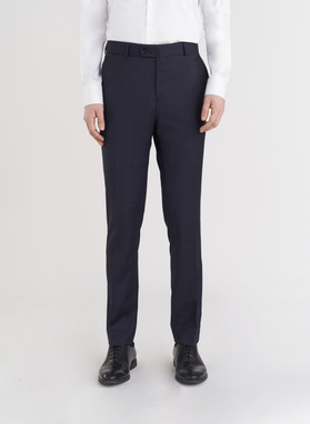 Granatowy garnitur dwurzędowy w subtelną kratę