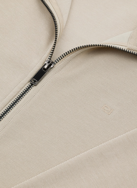 Beżowy dres męski z szortami