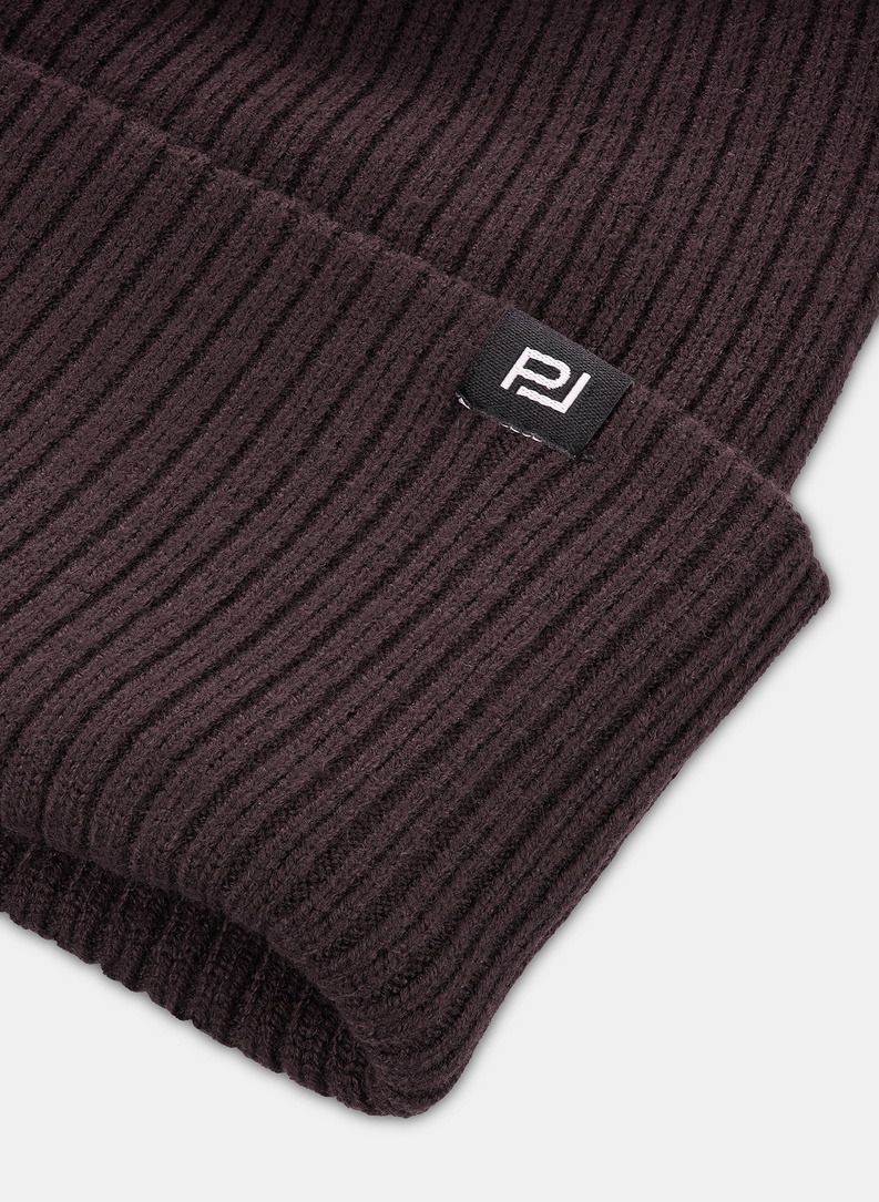 Brązowa czapka męska