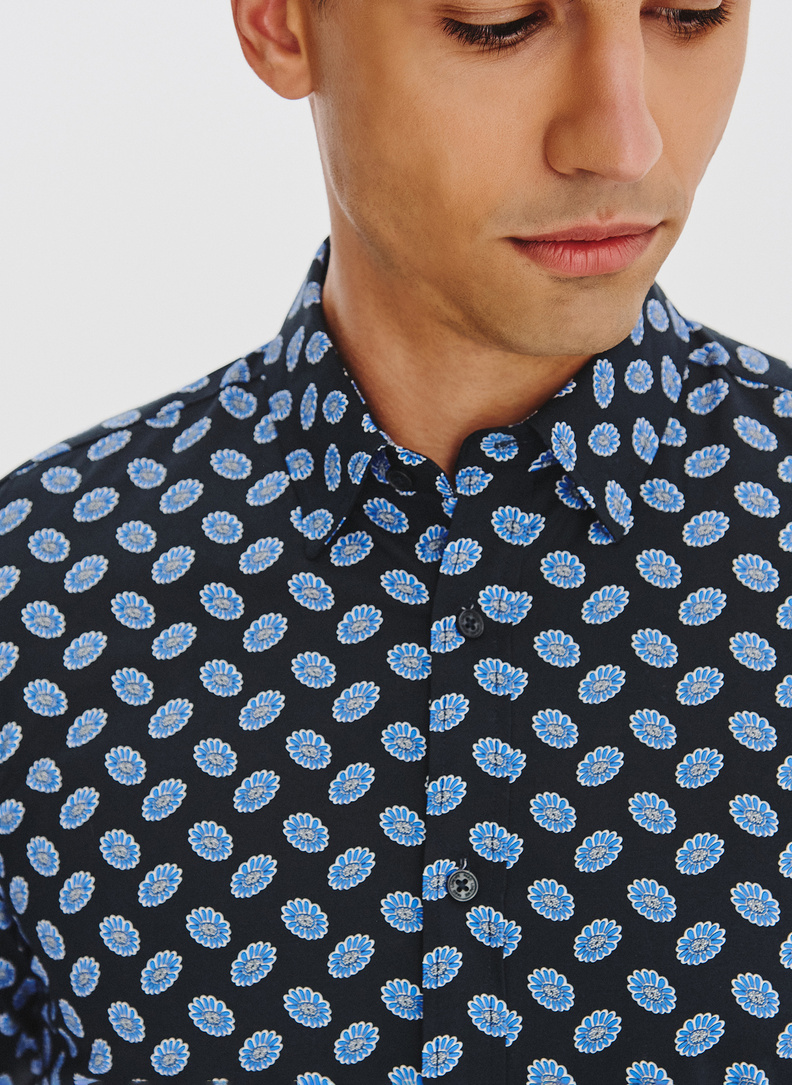 Granatowa koszula w kwiaty