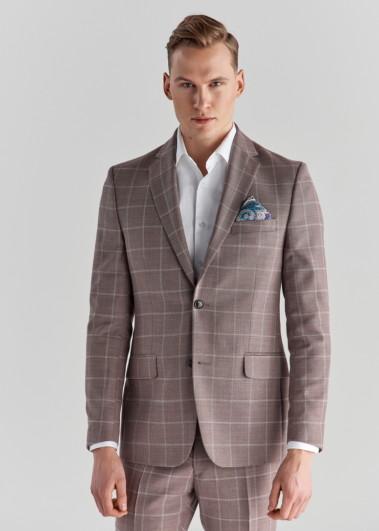 Wełniany różowy garnitur w kratę