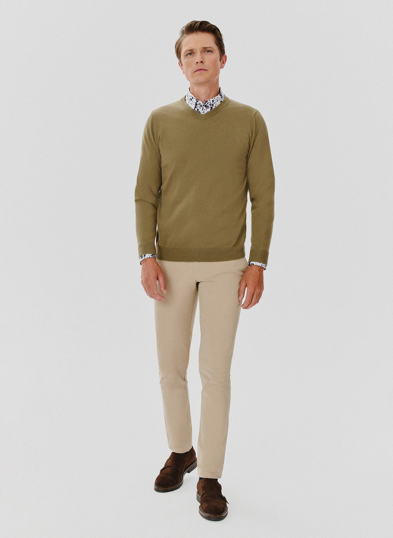 Zielony męski sweter w serek