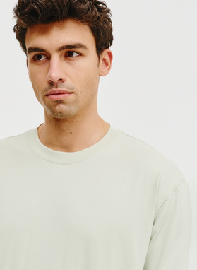 Oliwkowy t-shirt oversize