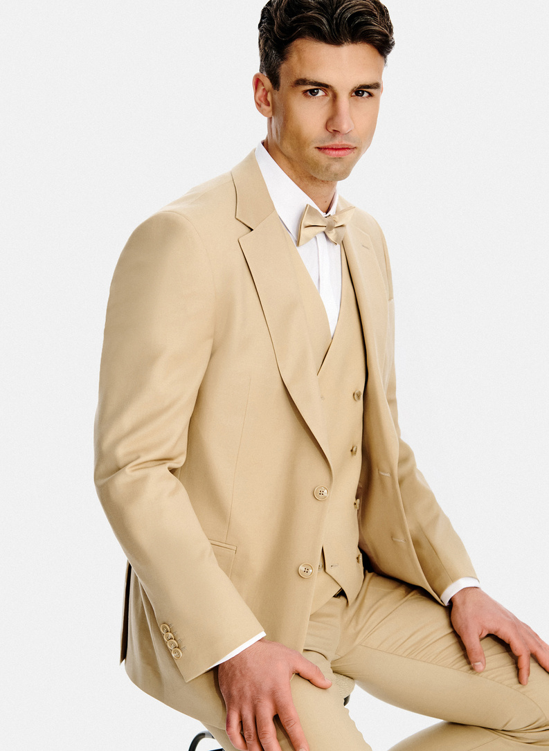 Ślubny wełniany garnitur męski