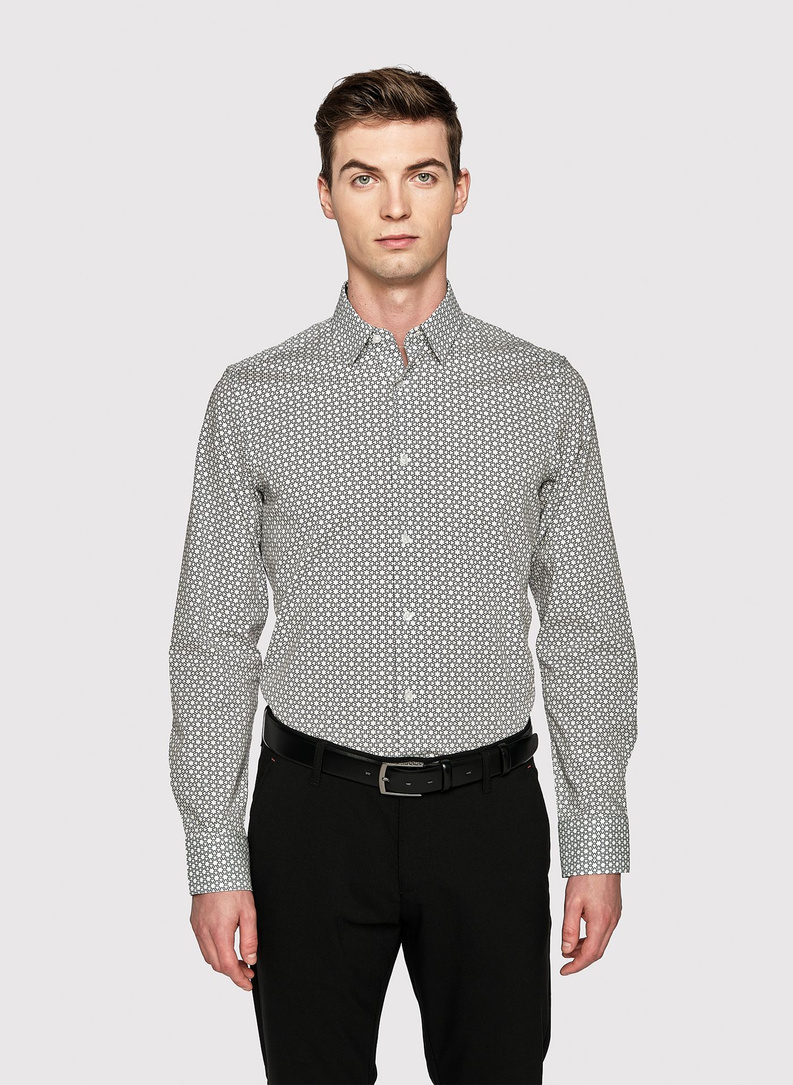 Biała koszula męska w granatowy wzór 