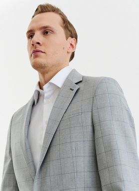 Szary wełniany garnitur męski w kratkę