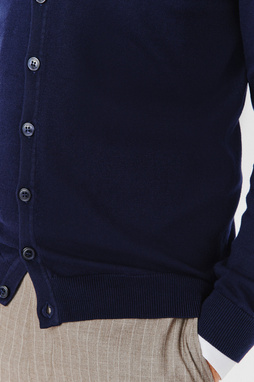 Męski kardigan w kolorze granatowym