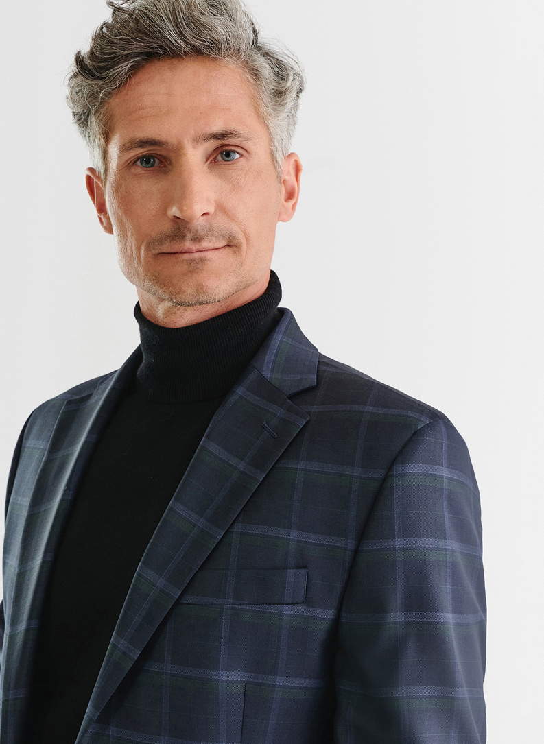 Granatowy garnitur w kratę