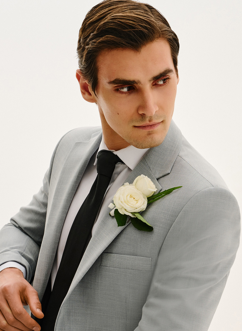 Ślubny szary garnitur męski
