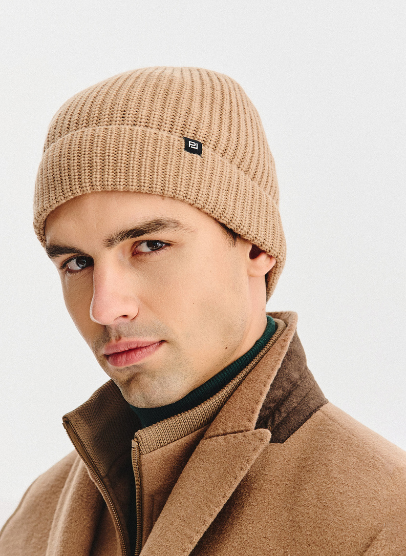 Beżowa czapka męska z wełną