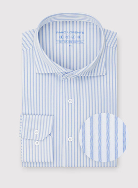 Błękitna koszula w prążek