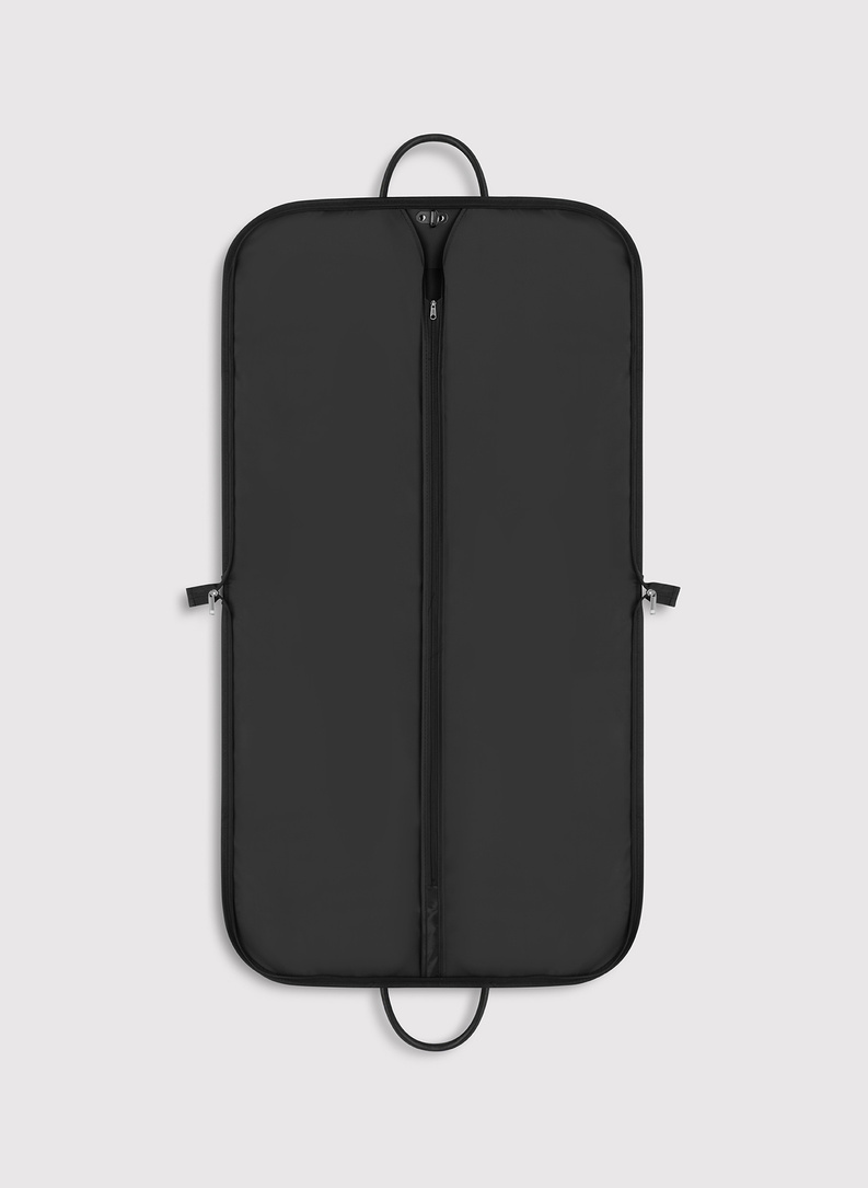 Czarny pokrowiec na garnitur P25SF-UP-001-C-0