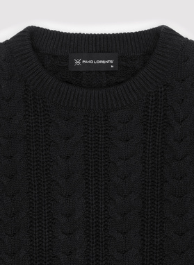 Czarny sweter męski o warkoczowym splocie