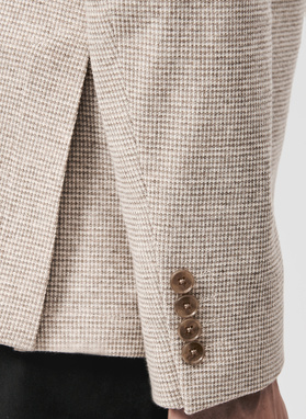 Beżowa marynarka w pepitkę