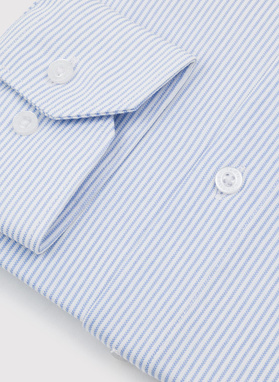 Błękitna koszula w drobny prążek