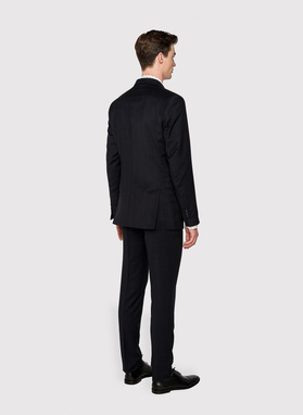 Granatowy wełniany garnitur w kratę