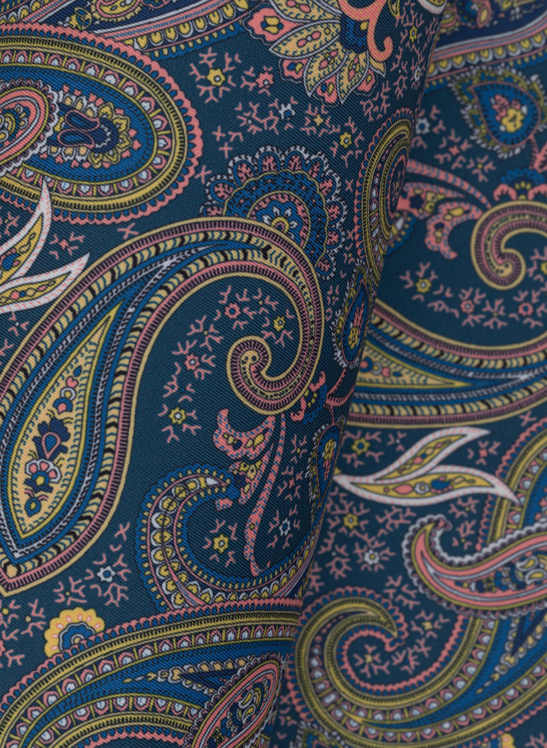 Kolorowa poszetka w paisley 