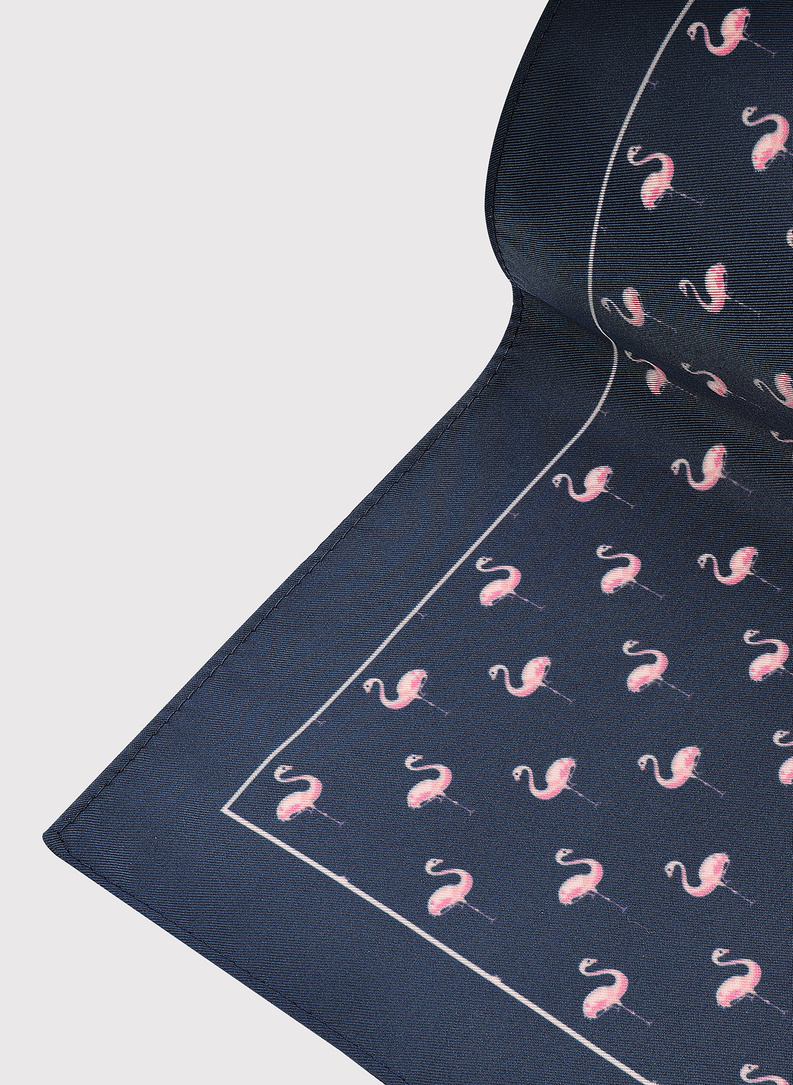 Granatowa poszetka we flamingi