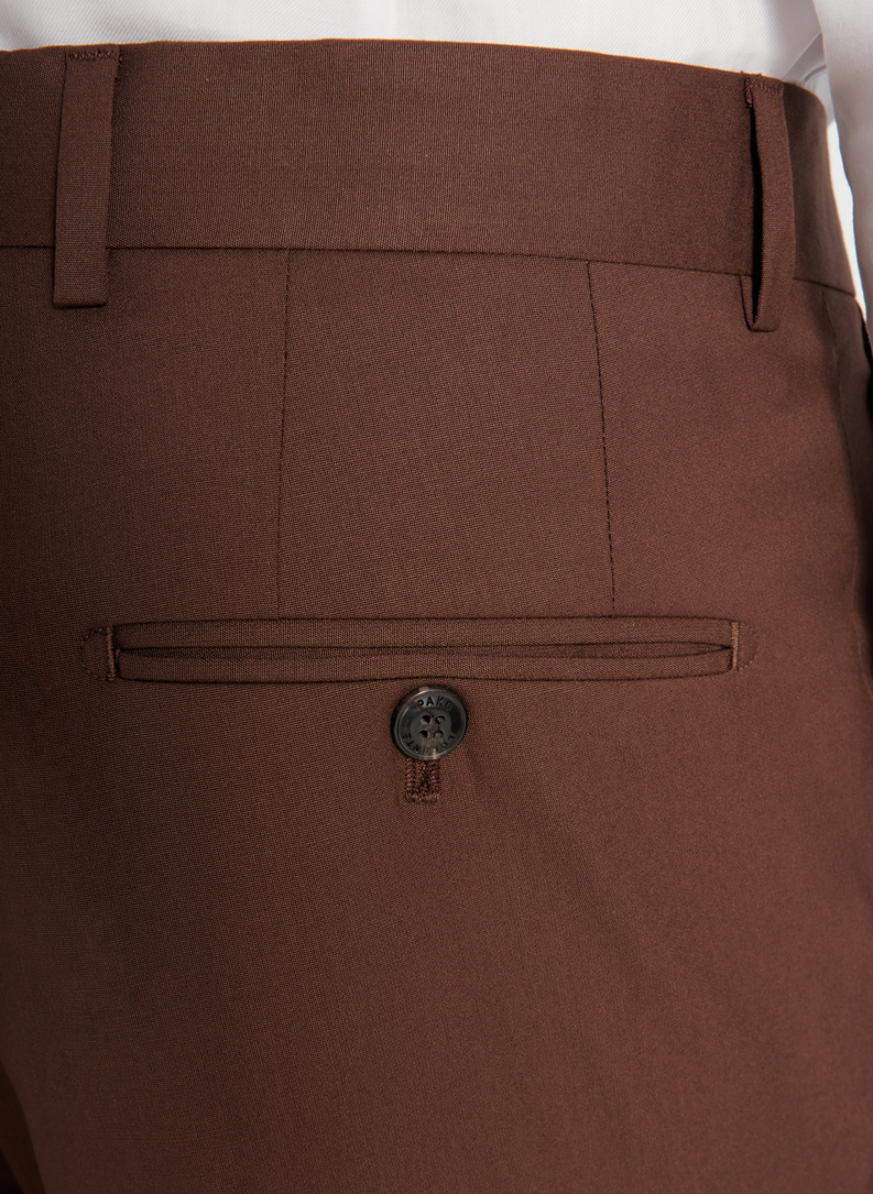 Gładki brązowy garnitur męski