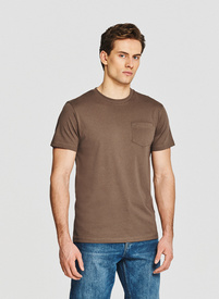 Brązowy bawełniany t-shirt z kieszonką