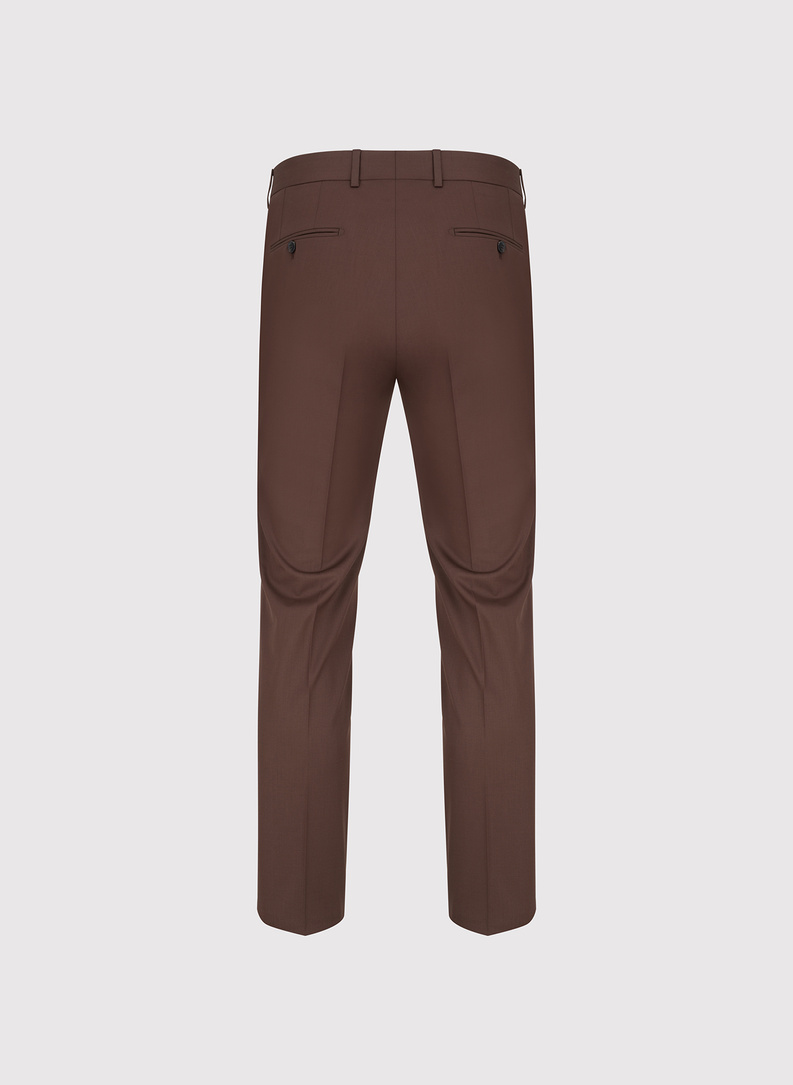 Gładki brązowy garnitur męski