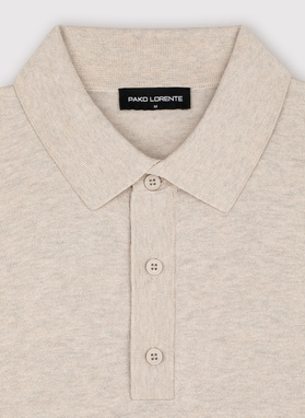 Beżowy swetrowy t-shirt polo