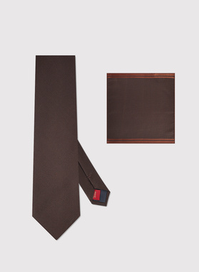 Brązowy zestaw krawat i poszetka